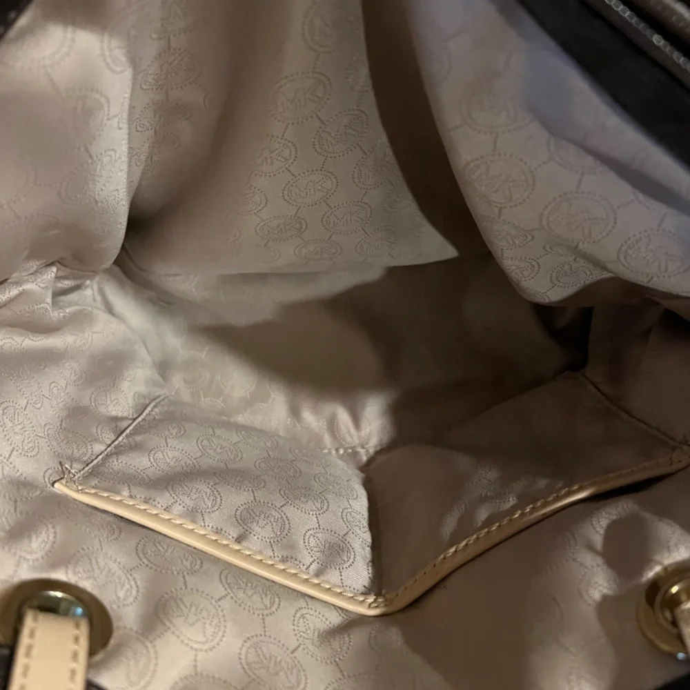 Michael Kors Signature Tote - Picture 5 of 5